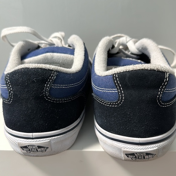 Vans - Picture 3 of 3